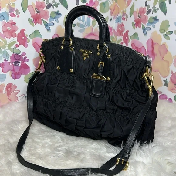 💯Authentic Prada Black Nylon Tessuto Gaufre Tote🍀
